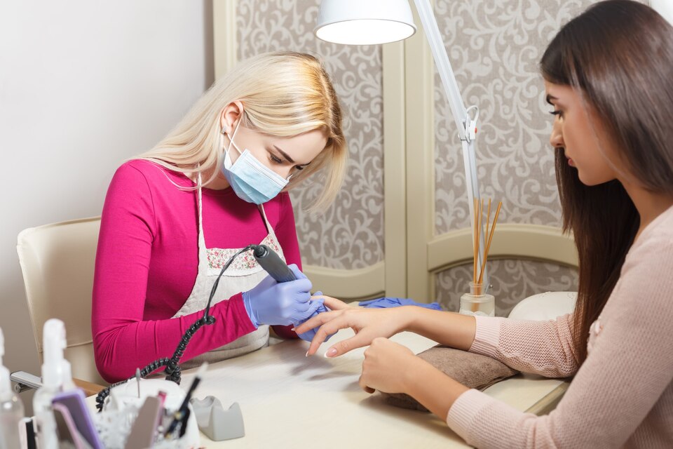 Şaphane Manikürcü